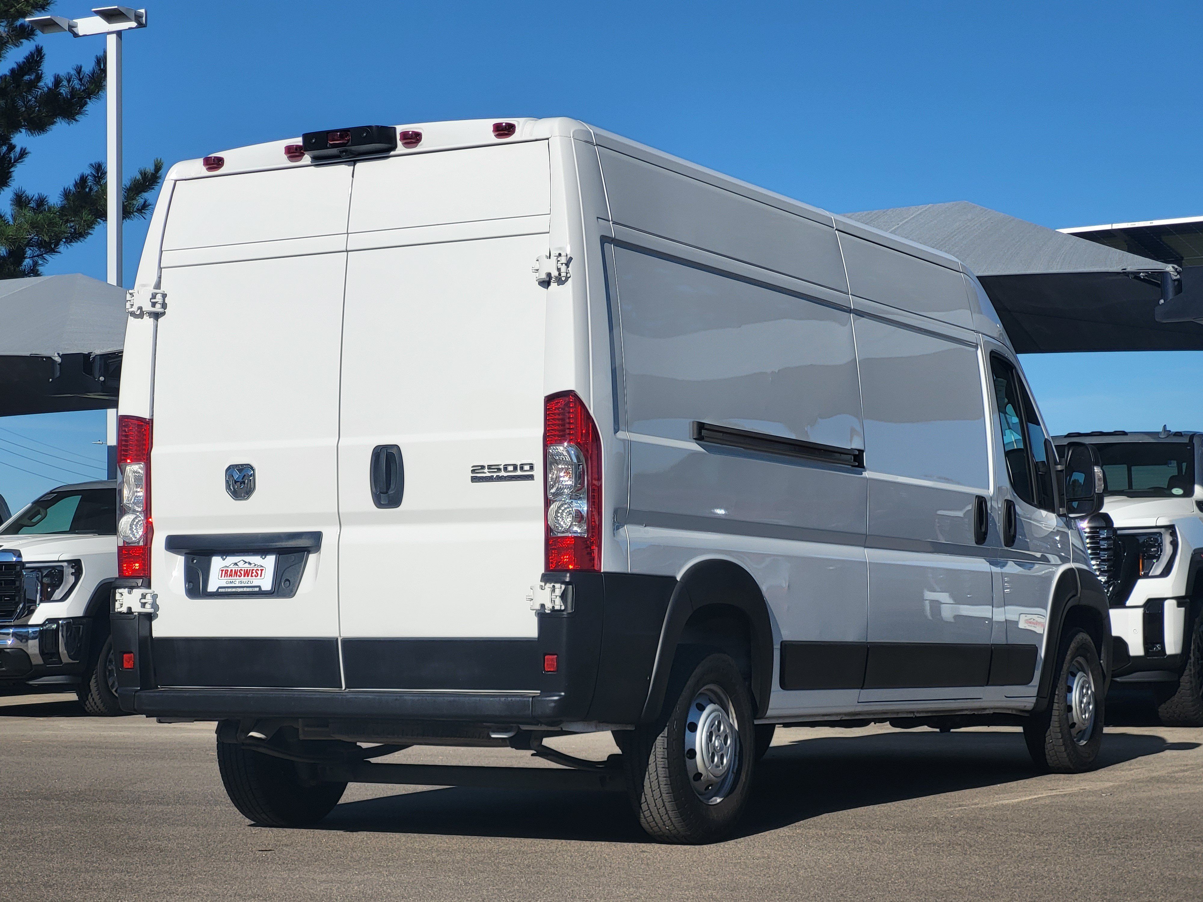 Used 2025 RAM ProMaster 2500 w/ Convenience Group FWD image 7