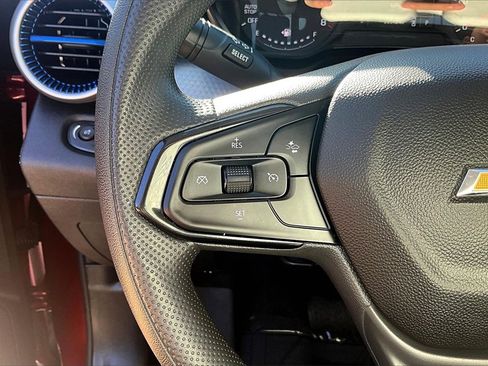 Used 2025 Chevrolet Trax LS w/ LS Convenience Package image 18