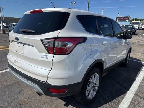 Used 2017 Ford Escape SE AWD/4WD image 2