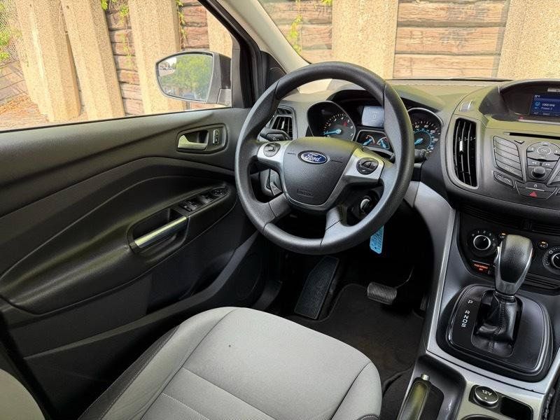 Used 2015 Ford Escape SE FWD image 14