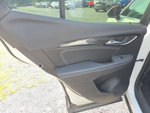 Used 2022 Buick Envision Preferred FWD image 15