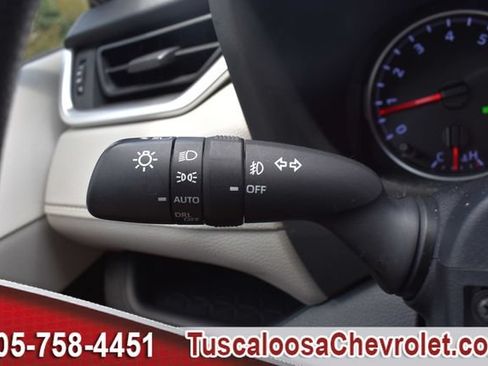 Used 2019 Toyota RAV4 XLE w/ Convenience Package FWD image 30
