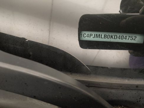 Used 2019 Jeep Cherokee Latitude Plus AWD/4WD image 33