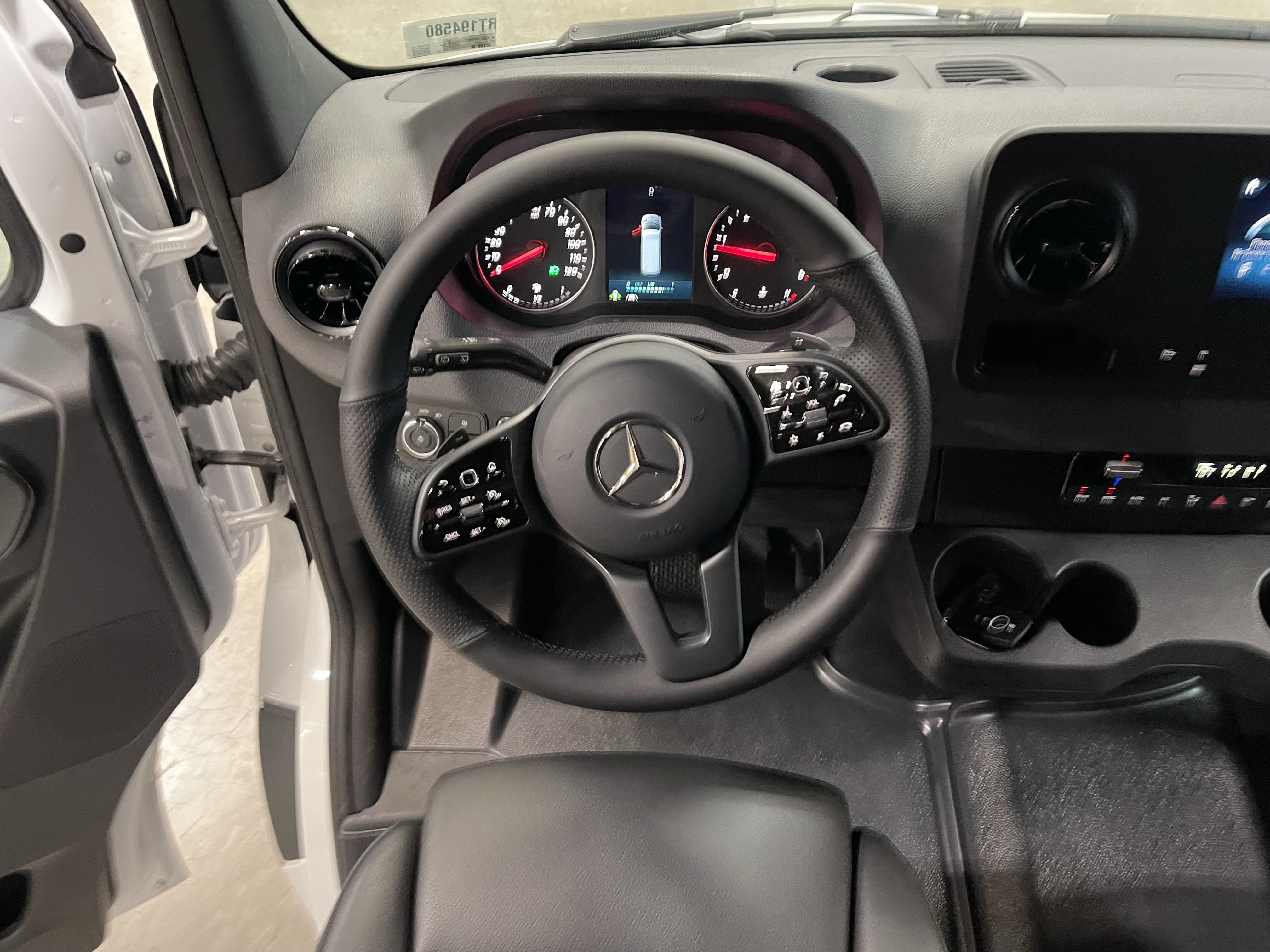 Used 2024 Mercedes-Benz Sprinter 2500 image 16