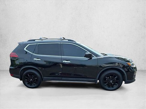 Used 2018 Nissan Rogue SV AWD/4WD image 4