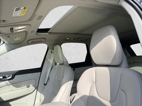 Used 2023 Volvo XC60 B5 Core w/ Protection Package image 11
