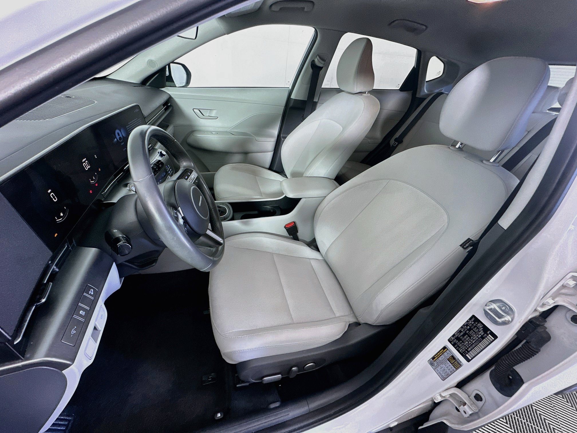 Used 2025 Hyundai Kona SEL FWD image 13