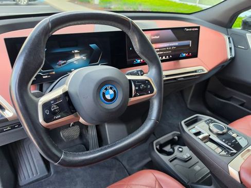 Used 2024 BMW iX xDrive50 w/ Premium Package AWD/4WD image 21