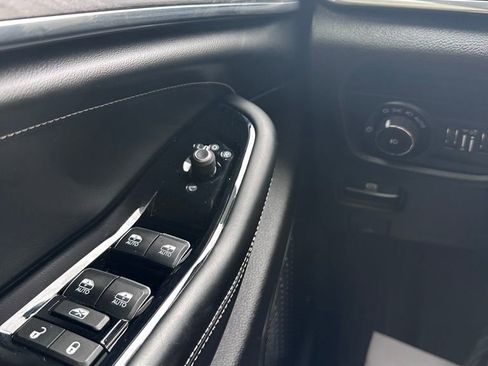 Used 2022 Jeep Grand Cherokee Overland AWD/4WD image 24