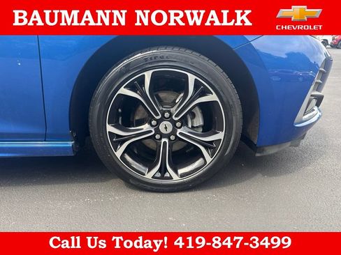 Used 2019 Chevrolet Cruze LT w/ Convenience Package FWD image 9