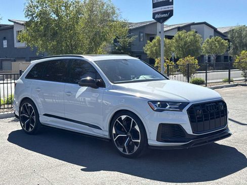 Used 2022 Audi SQ7 Prestige w/ SQ7 Sport Package AWD/4WD image 2