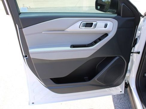 New 2026 Ford Explorer Active w/ Active Comfort Package RWD image 6