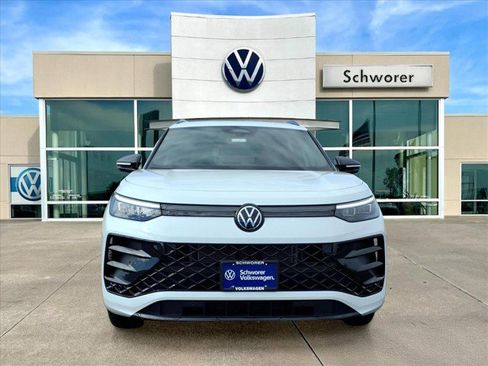 New 2026 Volkswagen Tiguan SE R-Line image 13