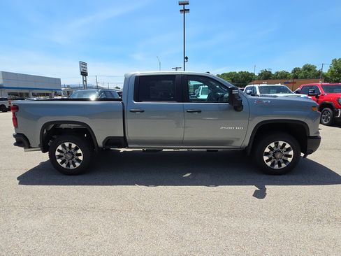New 2026 Chevrolet Silverado 2500 Custom w/ Custom Value Package AWD/4WD image 10