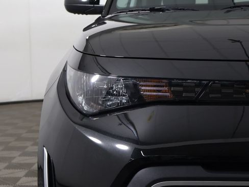 Certified 2025 Kia Soul LX FWD image 12