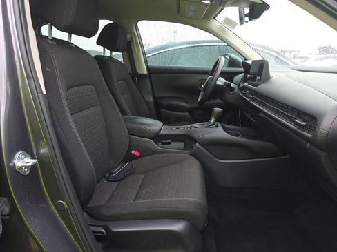 Used 2025 Honda HR-V LX image 3