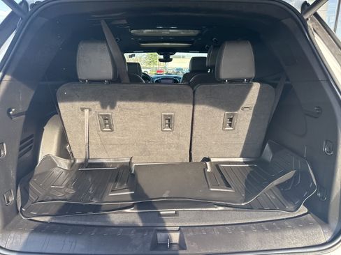 Used 2023 Chevrolet Traverse Premier AWD/4WD image 14
