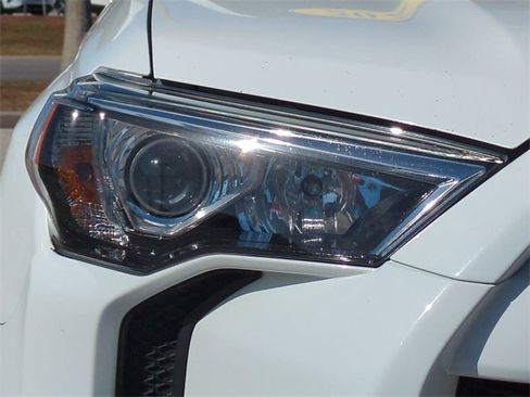 Used 2020 Toyota 4Runner SR5 image 10