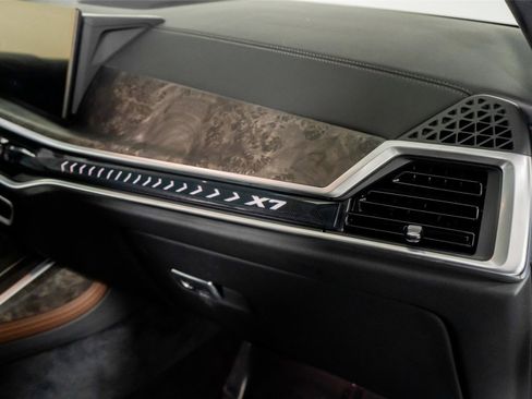 Used 2025 BMW X7 xDrive40i w/ M Sport Package image 48