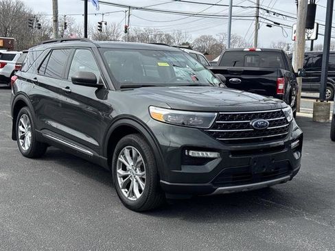 Used 2023 Ford Explorer XLT w/ Equipment Group 202A image 3