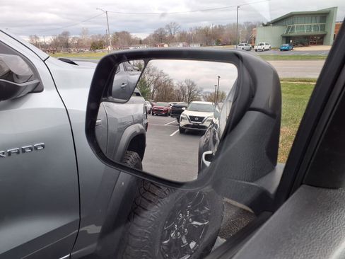 Used 2021 Chevrolet Colorado ZR2 image 27
