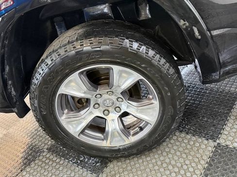 Used 2022 RAM 1500 Laramie AWD/4WD image 15