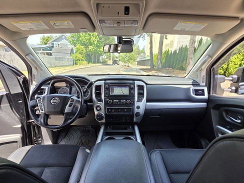 Used 2018 Nissan Titan PRO-4X image 15