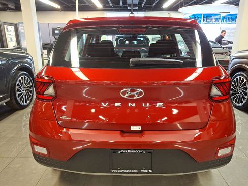 New 2025 Hyundai Venue SE image 5