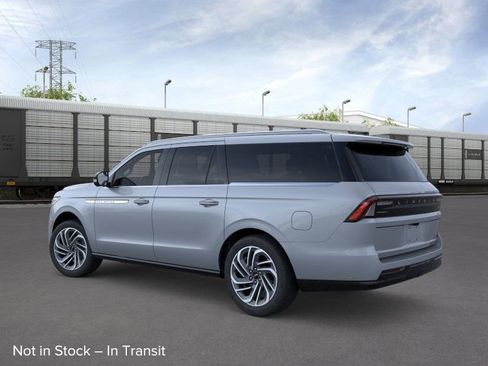 New 2026 Lincoln Navigator L Reserve image 4