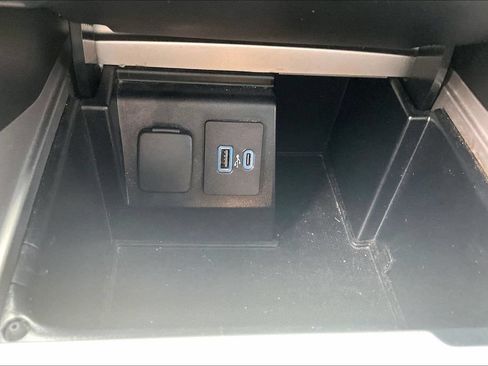 Used 2020 Ford Explorer XLT RWD image 31