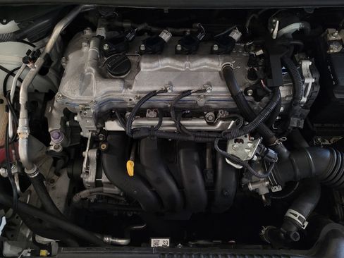 Used 2021 Toyota Corolla LE FWD image 30