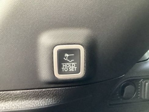 New 2025 Jeep Grand Cherokee Laredo X w/ Luxury Tech Group I AWD/4WD image 18