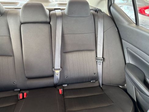 Used 2025 Nissan Altima 2.5 SV FWD image 38