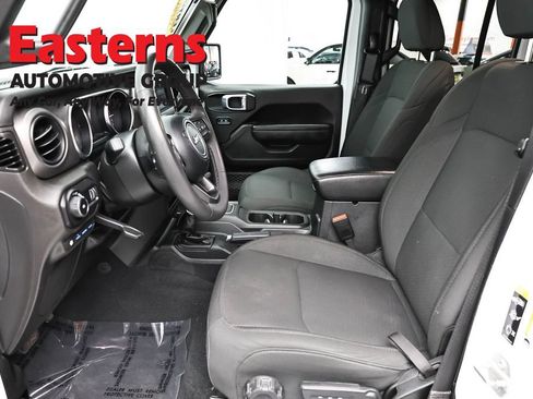 Used 2023 Jeep Wrangler Unlimited w/ Cold Weather Group AWD/4WD image 14