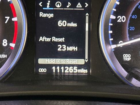 Used 2016 Toyota Highlander Limited image 25