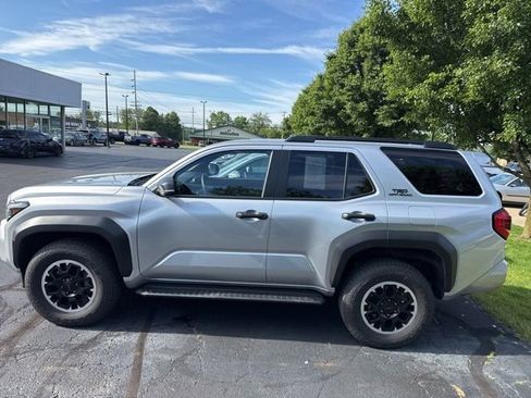 Used 2025 Toyota 4Runner TRD Off-Road AWD/4WD image 4