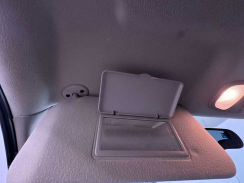 Used 2006 Saturn Vue 2WD V6 image 27