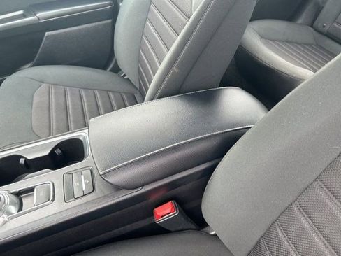 Used 2020 Ford Fusion SE FWD image 30