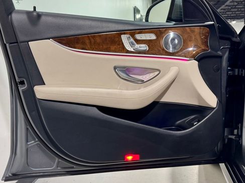 Used 2018 Mercedes-Benz E 400 4MATIC Wagon w/ Premium 1 Package image 14