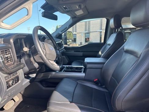 Used 2023 Ford F250 Lariat w/ Sport Appearance Package AWD/4WD image 5