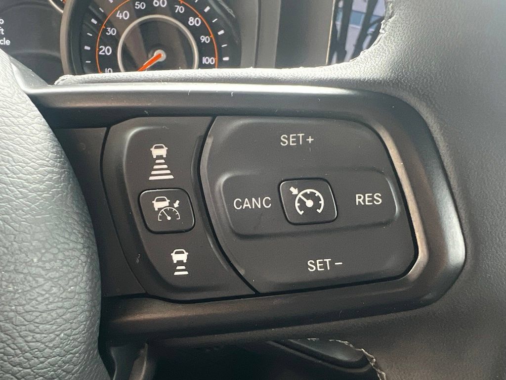 Used 2025 Jeep Wrangler Unlimited Sport AWD/4WD image 23