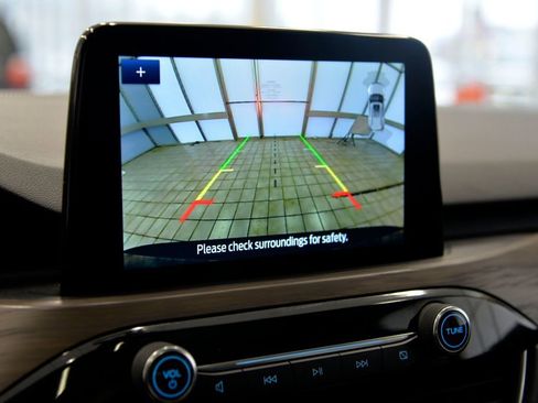 Used 2020 Ford Escape Titanium image 20