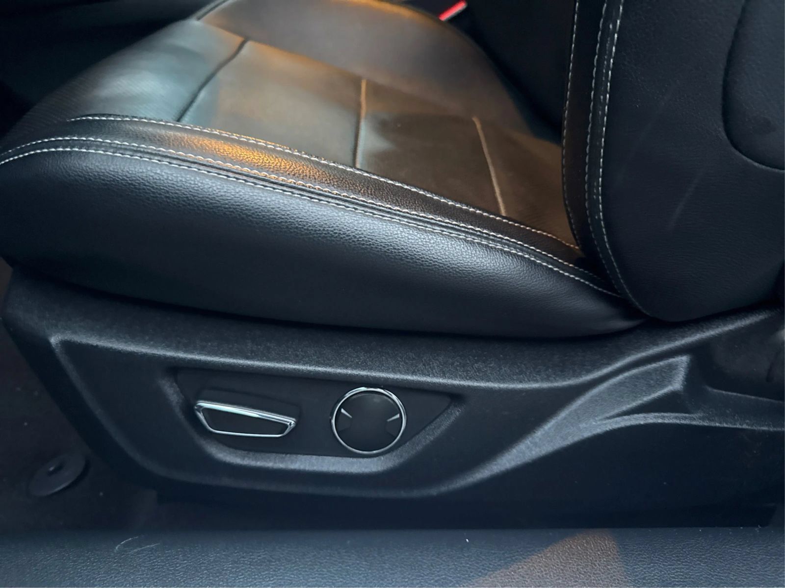 Used 2015 Ford Mustang Premium RWD image 19