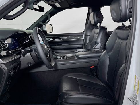 Used 2022 Jeep Wagoneer Series III image 17