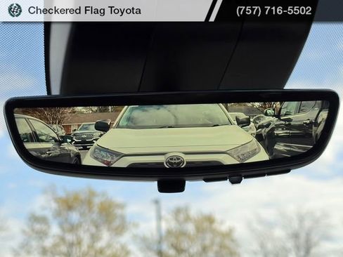 Used 2025 GMC Yukon Denali w/ Advanced Technology Package image 10