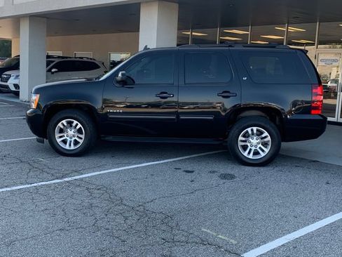 Used 2013 Chevrolet Tahoe LT w/ Luxury Package RWD image 8