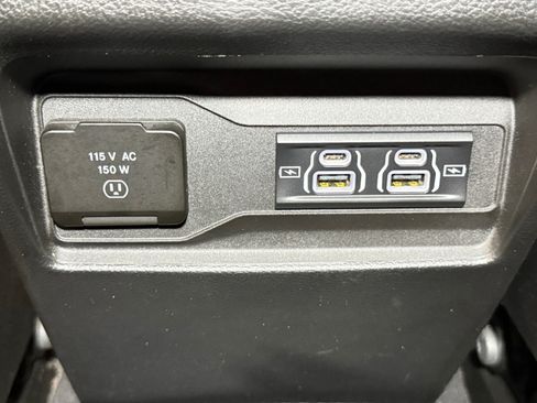 Used 2023 Jeep Grand Cherokee Altitude AWD/4WD image 31