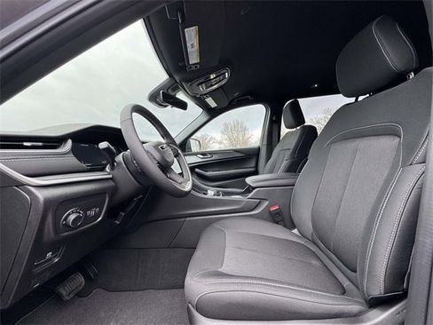 New 2025 Jeep Grand Cherokee L Laredo w/ Luxury Tech Group I image 20