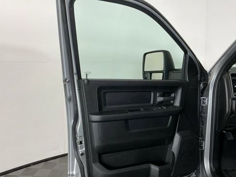 Used 2024 RAM 3500 Tradesman w/ Chrome Appearance Group image 11