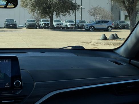 Used 2025 Nissan Altima 2.5 SV image 35